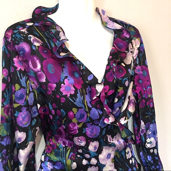 SOLD!FLORAL WRAP BLOUSE XL - Picture 5 of 7